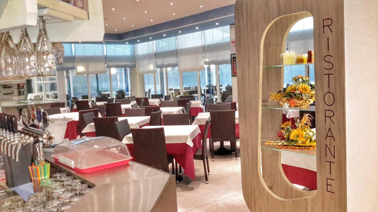 Hotel Alla Terrazza Bibione Exteriör bild