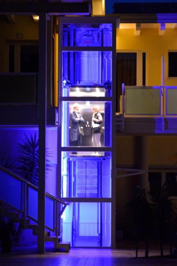 Hotel Alla Terrazza Bibione Exteriör bild